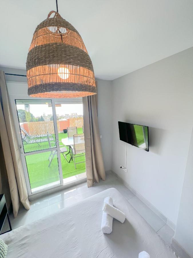 Cozy Apartment With Large Terrace توريمولينوس المظهر الخارجي الصورة
